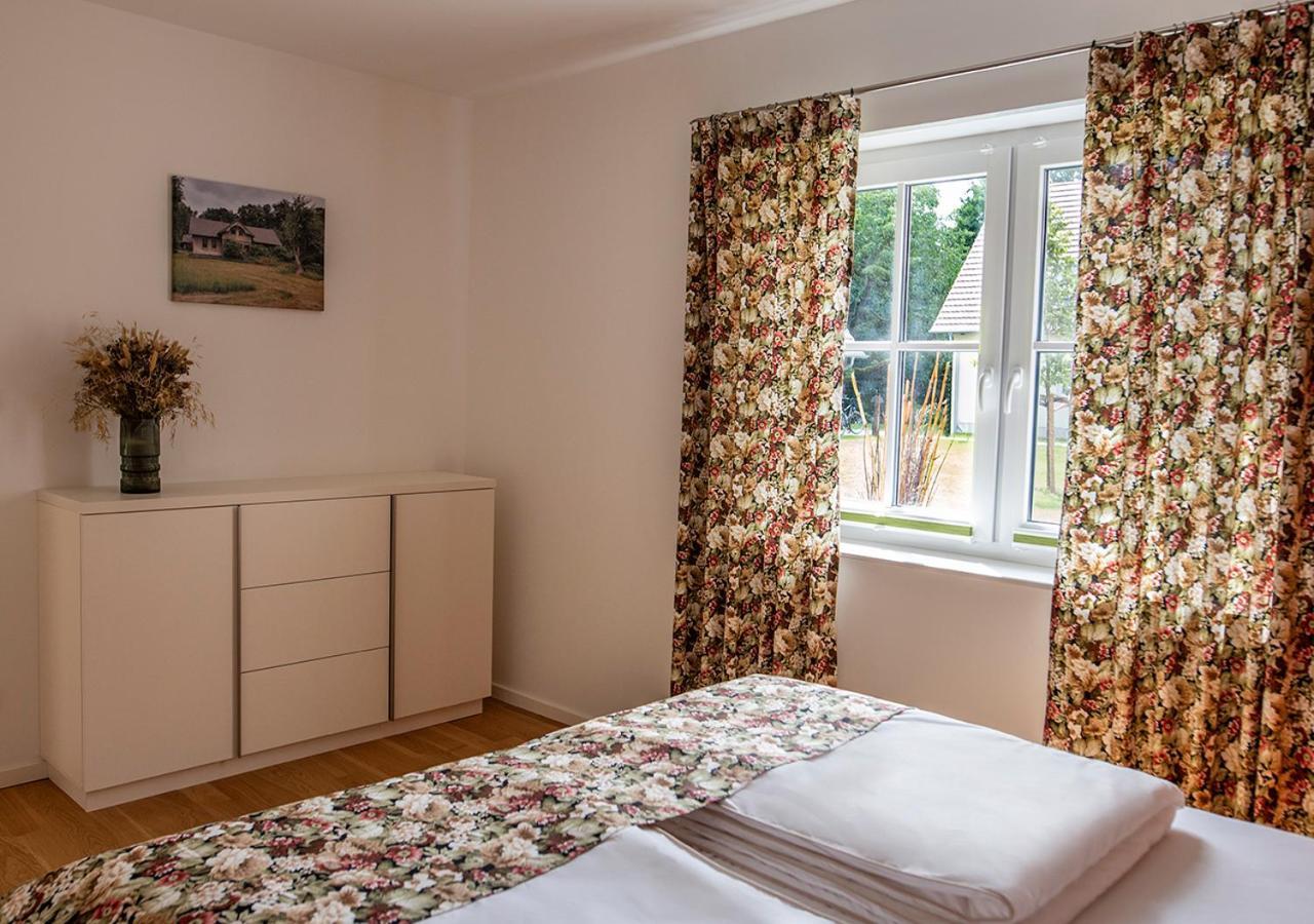 Vierseitenhof Appartements Бург Екстериор снимка